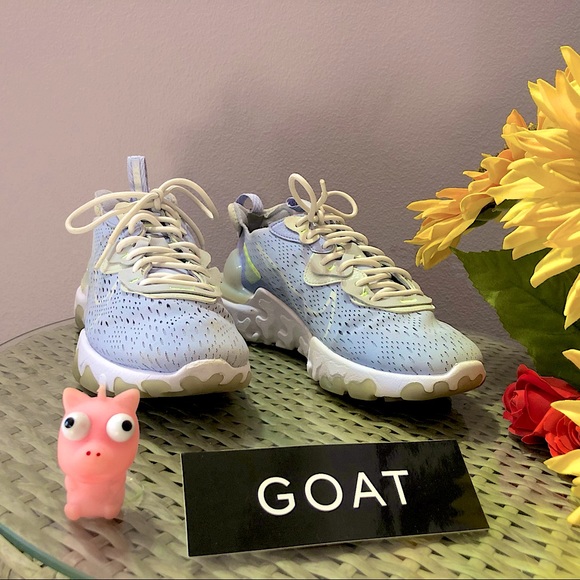 BLACK FRIDAY 35% SALE! Nike React Vision “Ghost Volt" Size 8.5 Like New - Picture 2 of 5